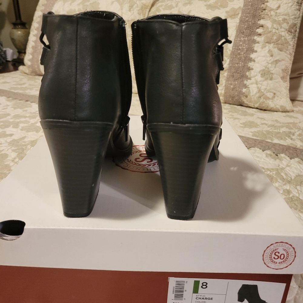 Shoes - Picture 2 of 3